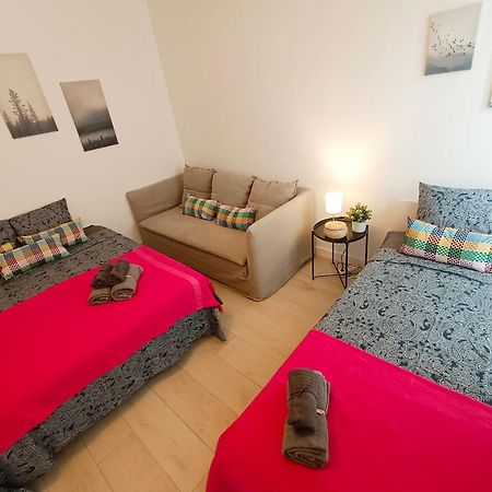 Private Rooms By Plaza Universidad บาร์เซโลนา ภายนอก รูปภาพ