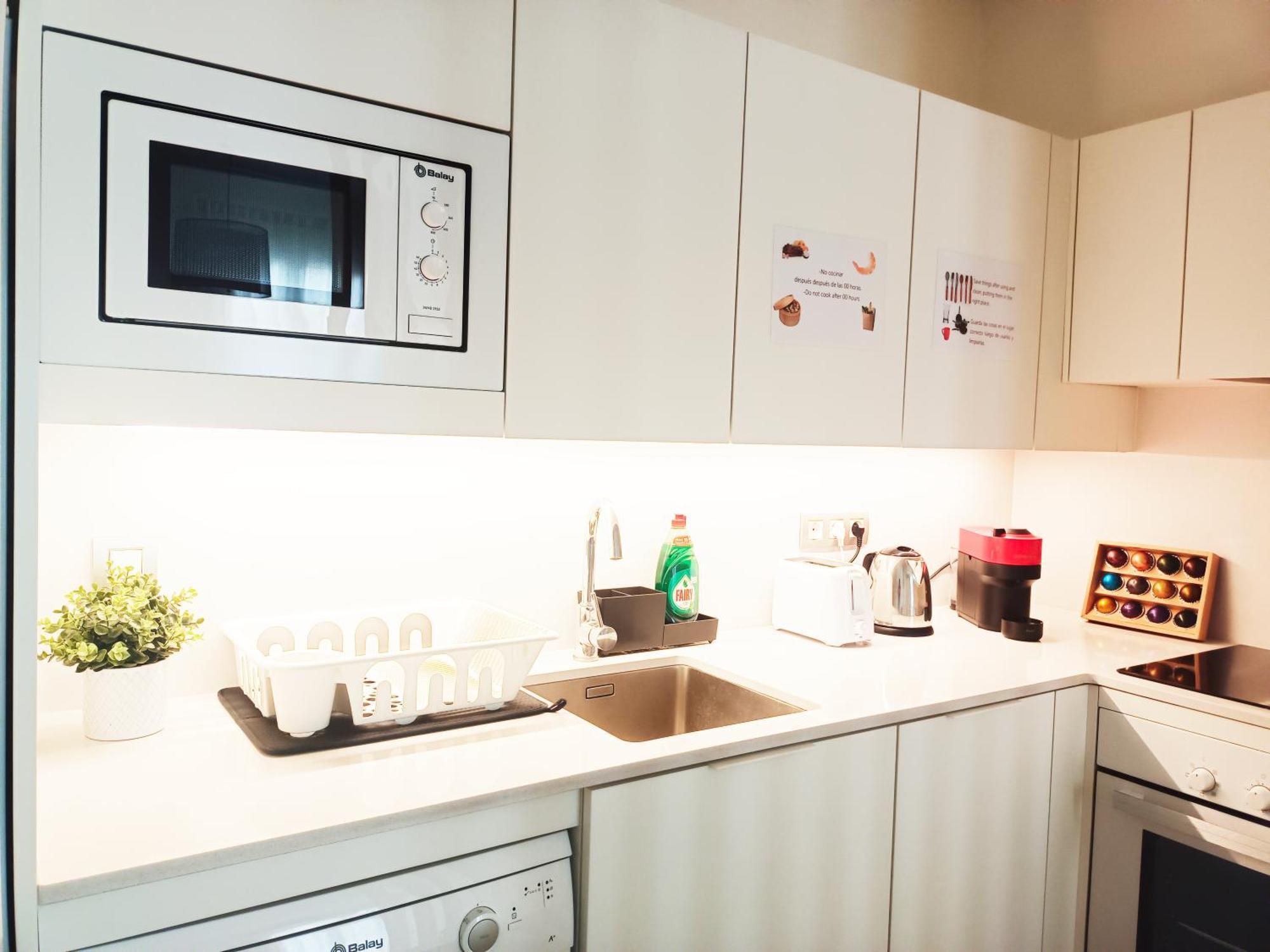 Private Rooms By Plaza Universidad บาร์เซโลนา ภายนอก รูปภาพ