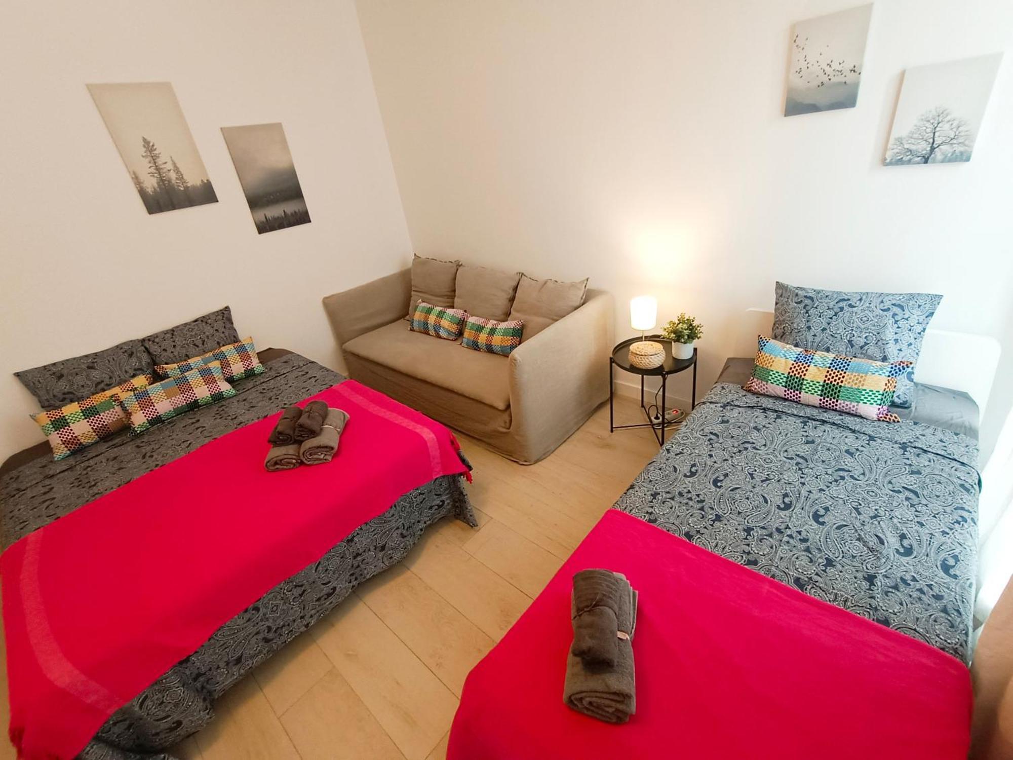 Private Rooms By Plaza Universidad บาร์เซโลนา ภายนอก รูปภาพ