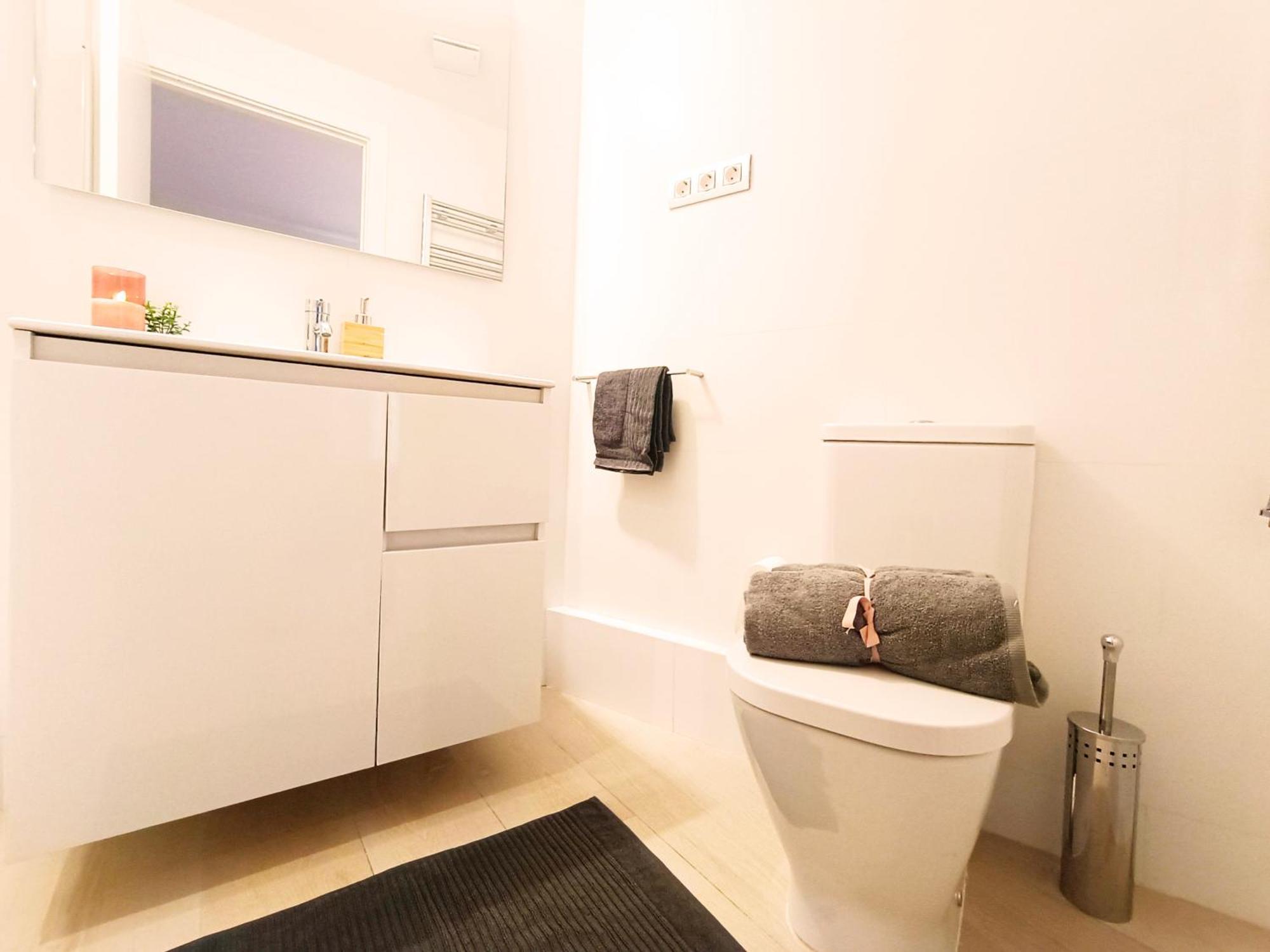 Private Rooms By Plaza Universidad บาร์เซโลนา ภายนอก รูปภาพ