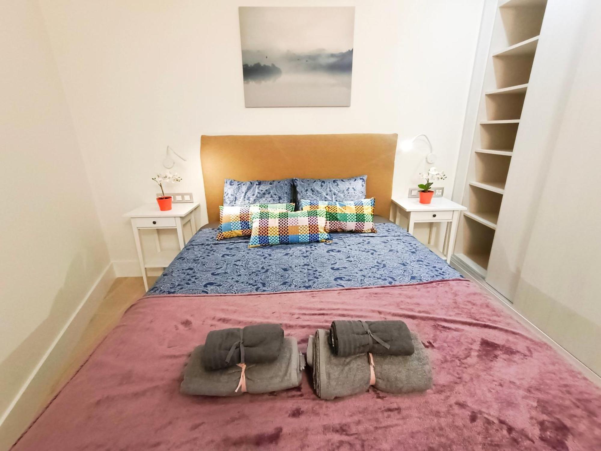 Private Rooms By Plaza Universidad บาร์เซโลนา ภายนอก รูปภาพ